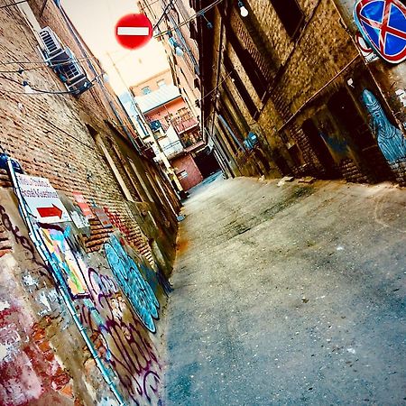 Griboedov Hostel & Suites Tbilisi ภายนอก รูปภาพ