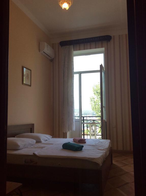 Griboedov Hostel & Suites Tbilisi ภายนอก รูปภาพ