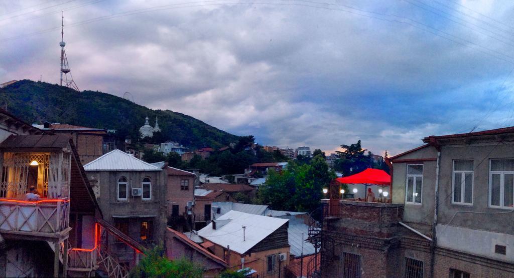 Griboedov Hostel & Suites Tbilisi ภายนอก รูปภาพ