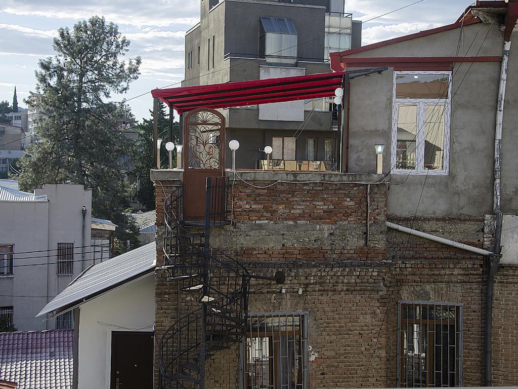 Griboedov Hostel & Suites Tbilisi ภายนอก รูปภาพ