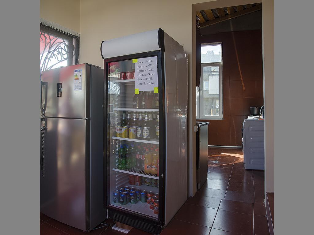 Griboedov Hostel & Suites Tbilisi ภายนอก รูปภาพ