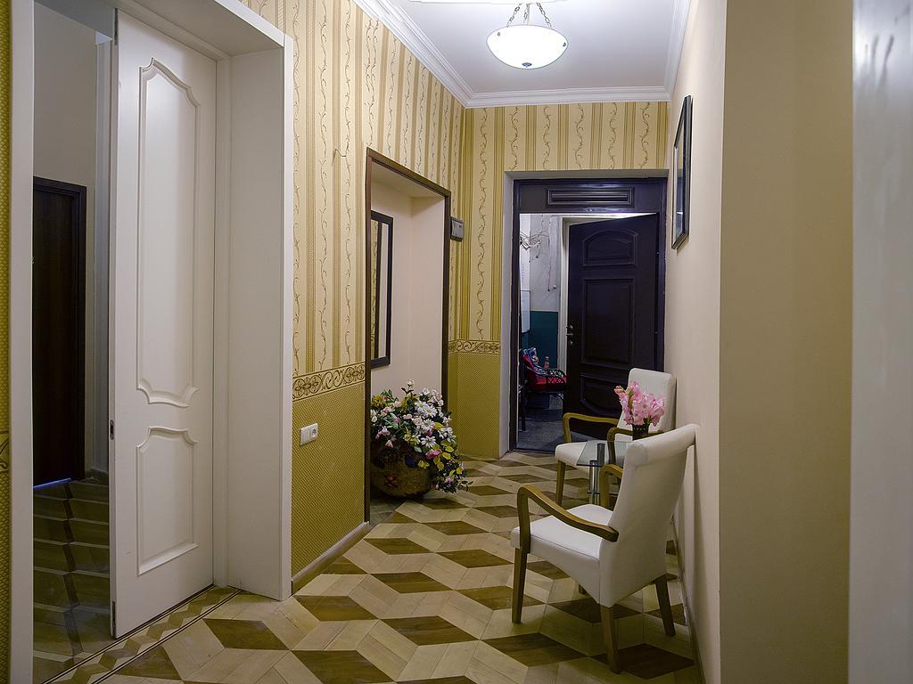 Griboedov Hostel & Suites Tbilisi ภายนอก รูปภาพ
