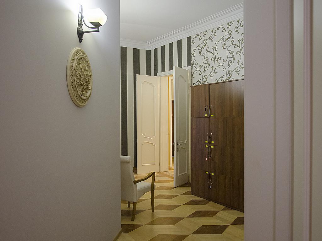 Griboedov Hostel & Suites Tbilisi ภายนอก รูปภาพ