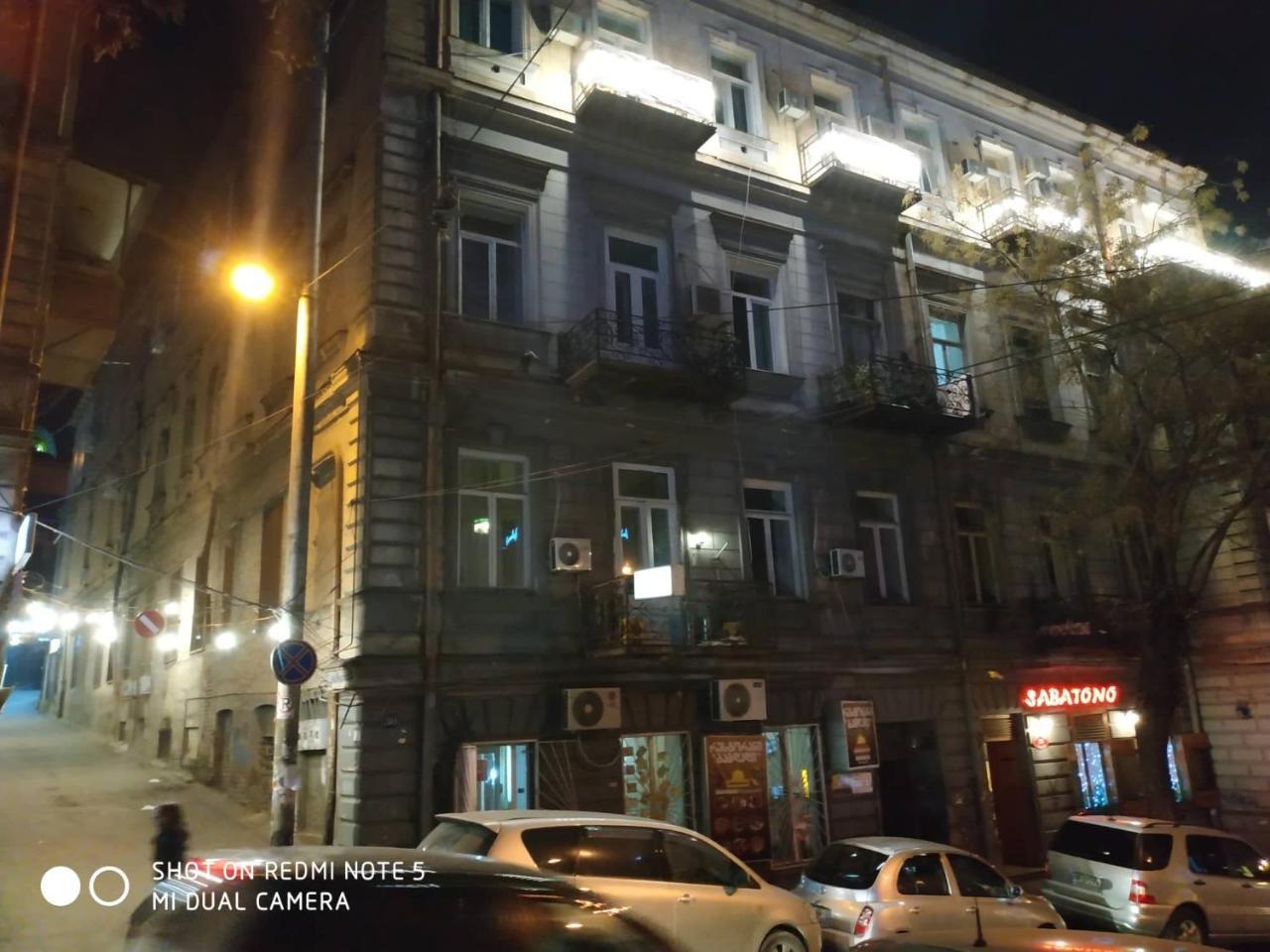 Griboedov Hostel & Suites Tbilisi ภายนอก รูปภาพ