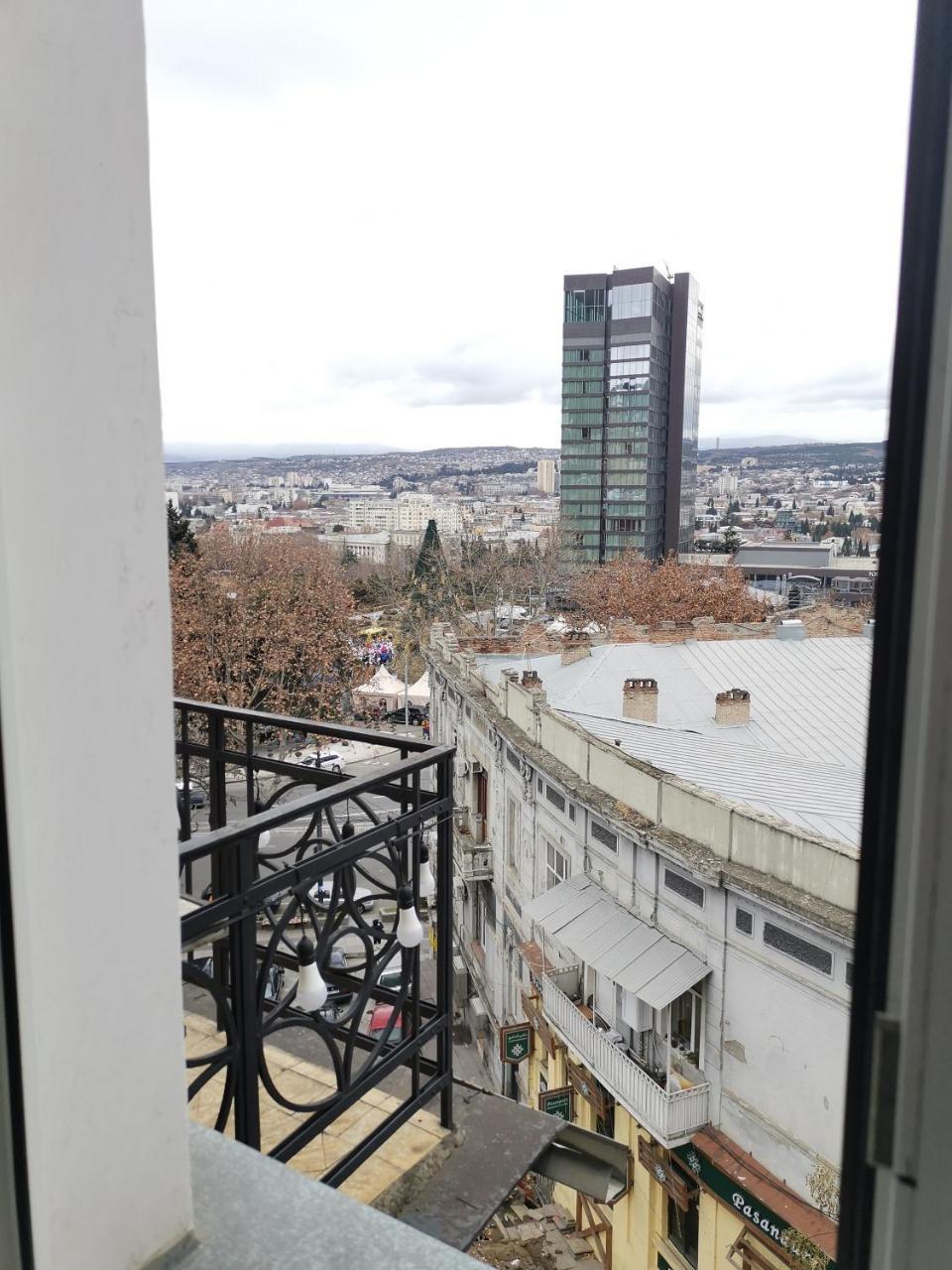 Griboedov Hostel & Suites Tbilisi ภายนอก รูปภาพ
