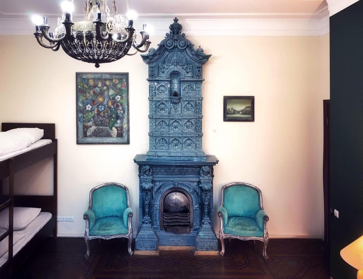 Griboedov Hostel & Suites Tbilisi ภายนอก รูปภาพ